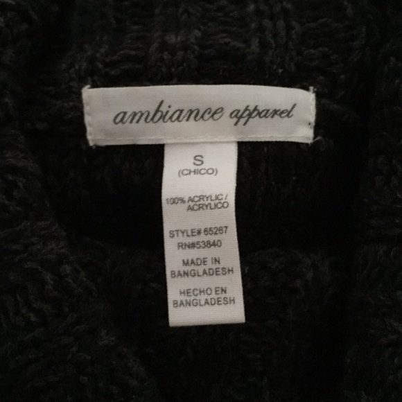 Two turtle neck long short-sleeved sweaters. - Picture 4 of 5